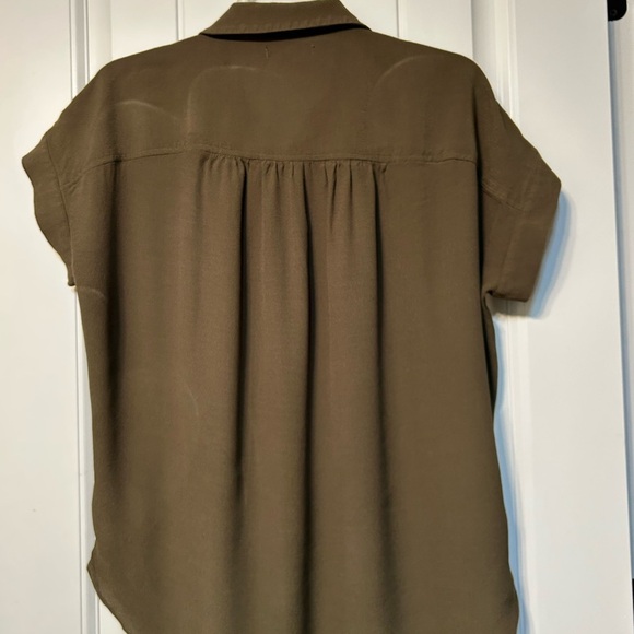 Madewell Central Drapey shirt in Olive - Picture 8 of 8